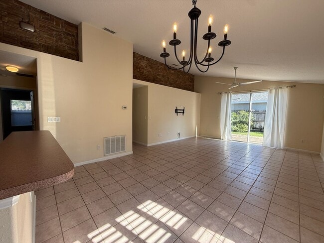 Building Photo - Beautiful Lake Mary 4 Bedroom home in Gate...