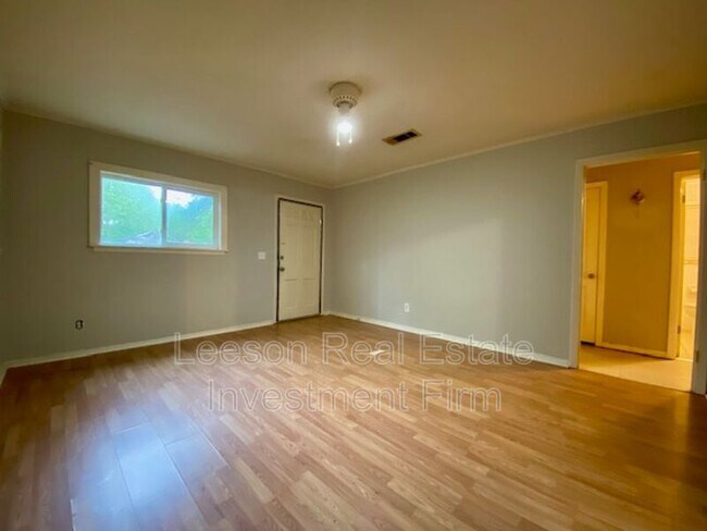Foto del edificio - 4259 Rightway Ave