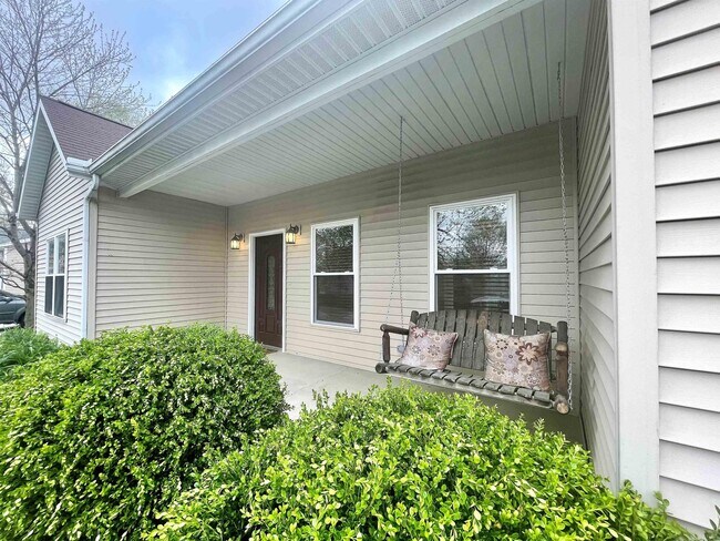 Building Photo - 508 W Duncan Dr