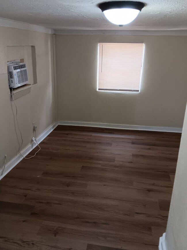 Foto del edificio - 8212 48th Ave N