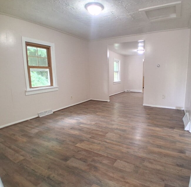 Foto del edificio - Lovely 3 Bedroom House FOR RENT in Fairfield Twp $1600