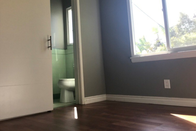 Foto principal - 2037 N Vermont Ave