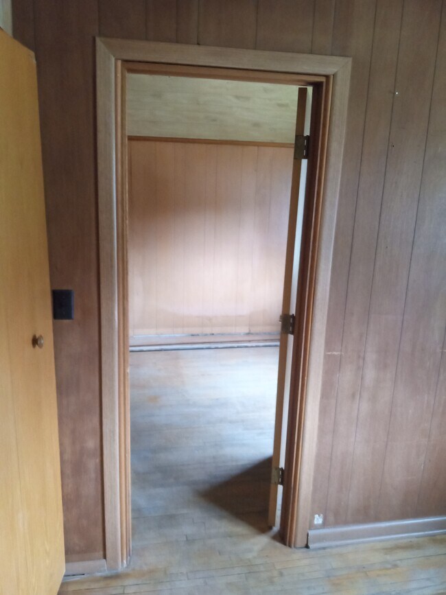 320 W Boyington St Unit Duplex, Iron River, MI 49935 Apartments in