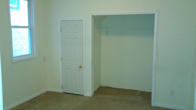 Building Photo - 804 26th Avenue NE. Apt # 1