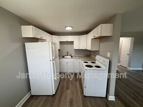 Building Photo - 2113 W 119th St