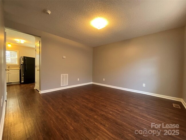 Foto del edificio - 206 W 15th St