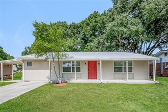 Building Photo - 107 Lake Elizabeth Dr