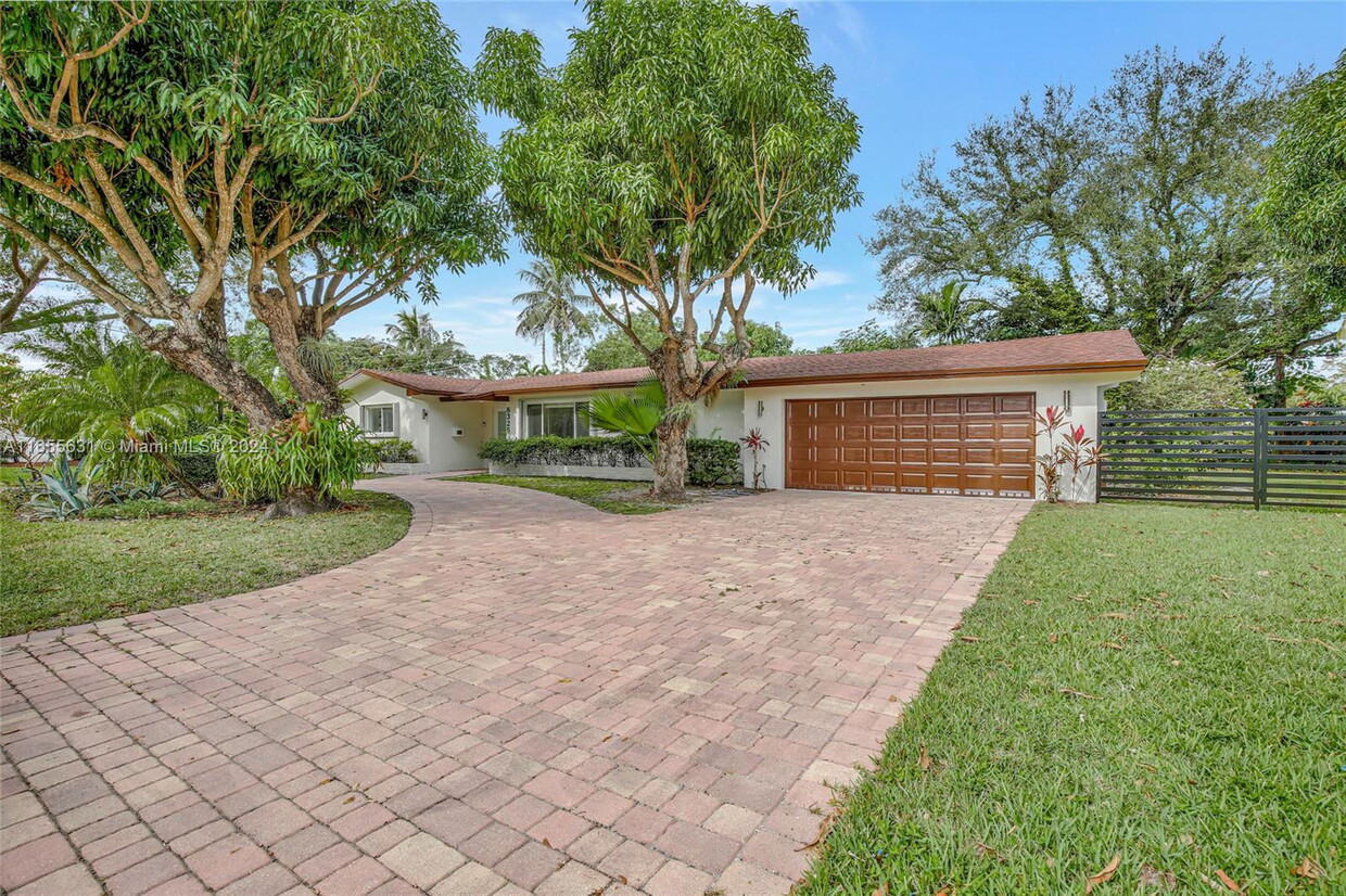 Foto principal - 8325 SW 150th Dr