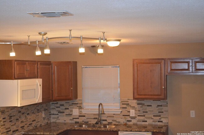 Building Photo - 7401 Sage Oak