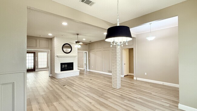 Building Photo - 2709 Serenade Ct