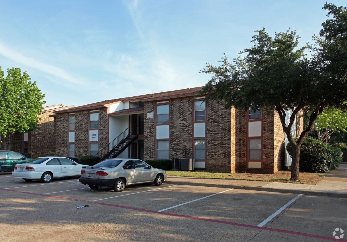 Eastwood Apartments Midlothian, TX