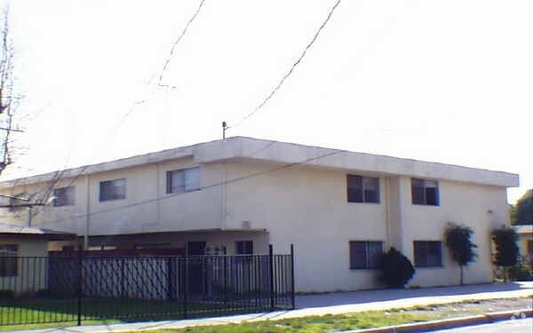 Primary Photo - 453 W Ramona Dr