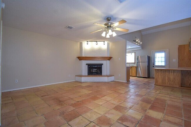 Building Photo - 2035 Country Village Blvd