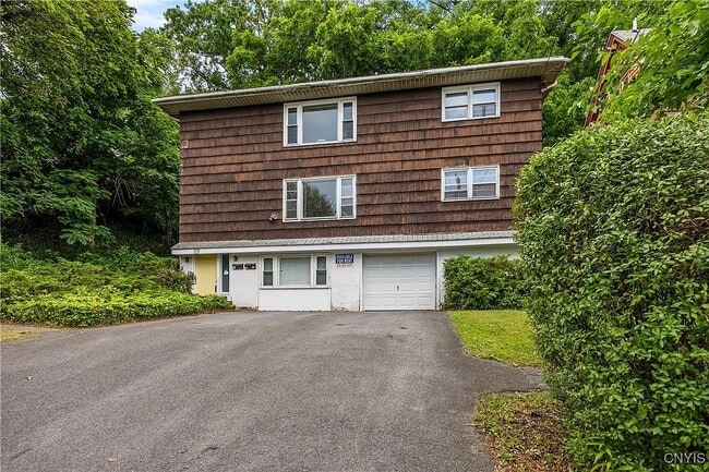 Ackerman Ave - Ackerman Ave Apartment