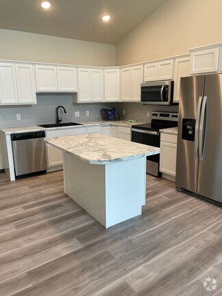Building Photo - 5421 S Huntwood Ave