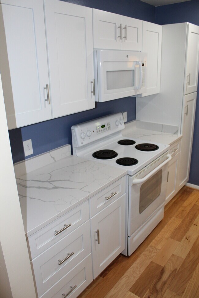 Kitchen - 7907 Badenloch Way