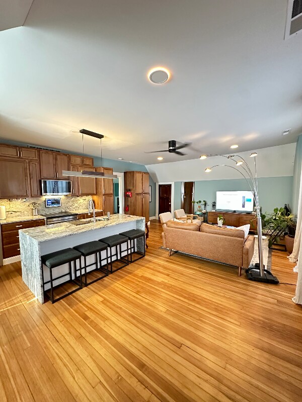 Foto del edificio - 364 Kendall Pl