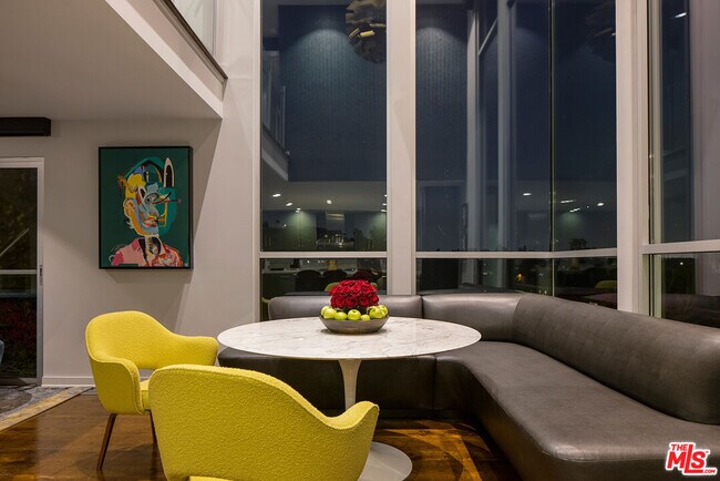 Foto del edificio - 9318 Warbler Way