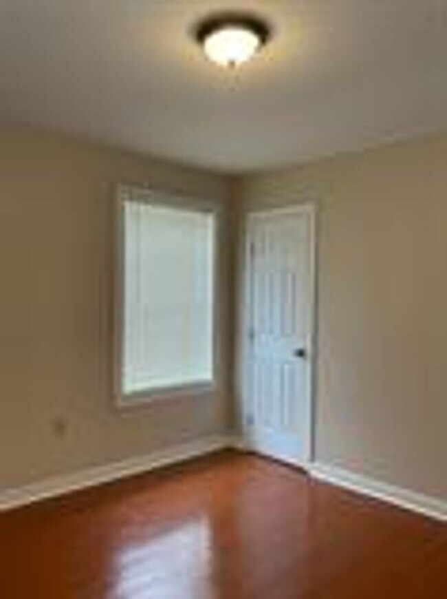Building Photo - House for Rent