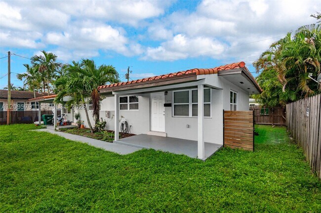 Foto del edificio - 4070 NW 65th Ave