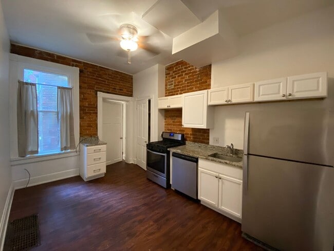 Foto del edificio - 56 W McMillan St