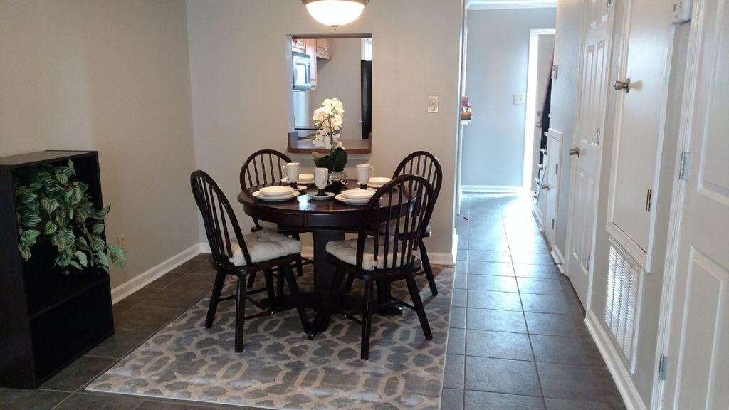 Foto principal - 2649 Berkshire Rd