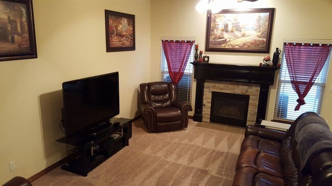 Foto del edificio - Custom 4 bed in Moore With Storm Shelter