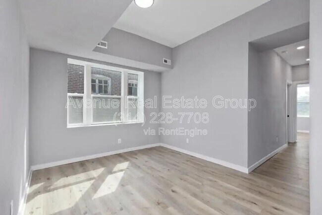 Building Photo - 5931 Maple Ave