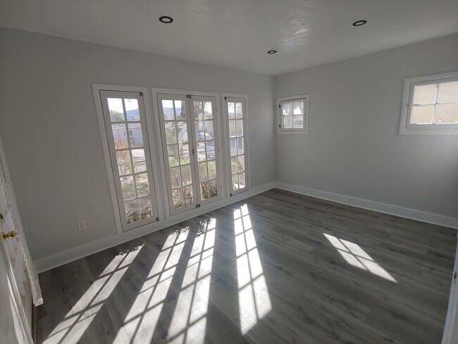 Building Photo - 8911 Hubbard St