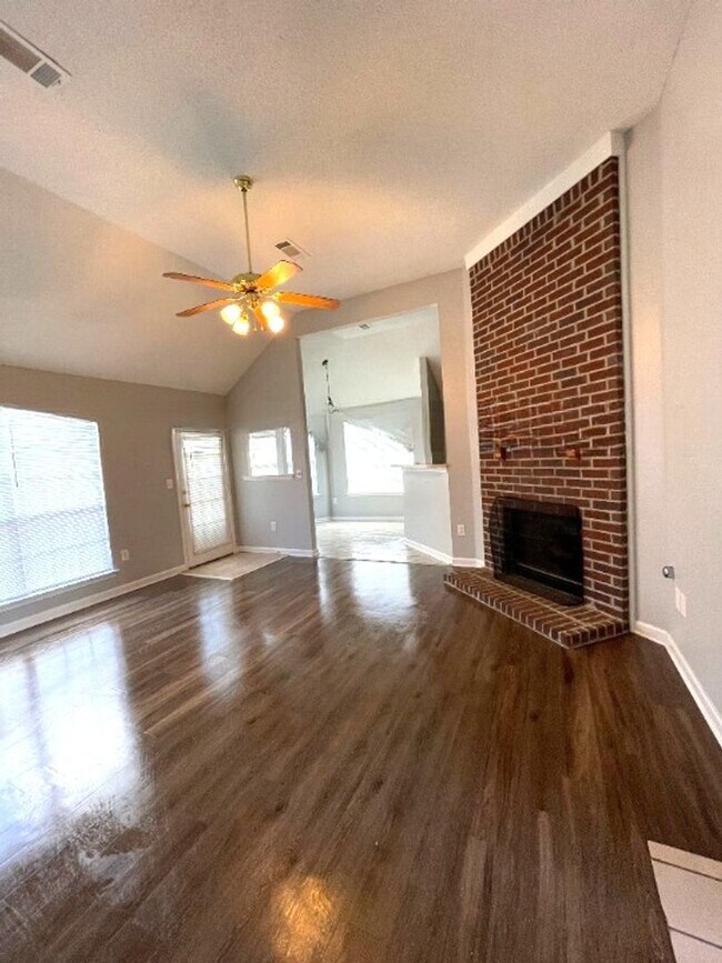 Foto del edificio - Very Nice Newly Rehabbed Home in Pinnacle ...