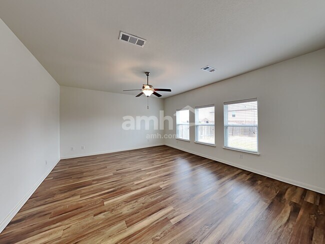 Foto del edificio - 4608 Beaver Creek Ave