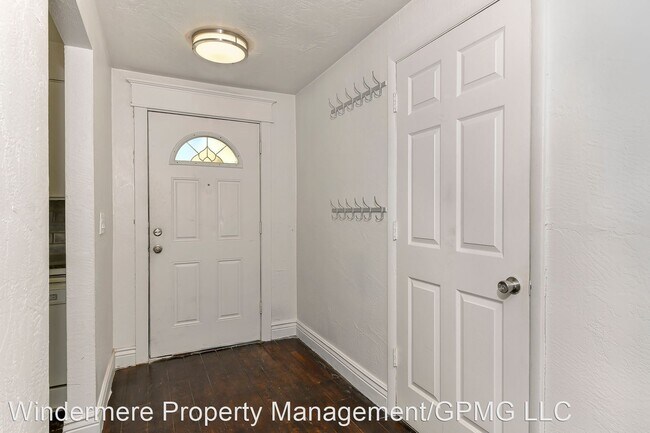 Building Photo - 3 br, 1 bath House - 3822 S. Upland Ave