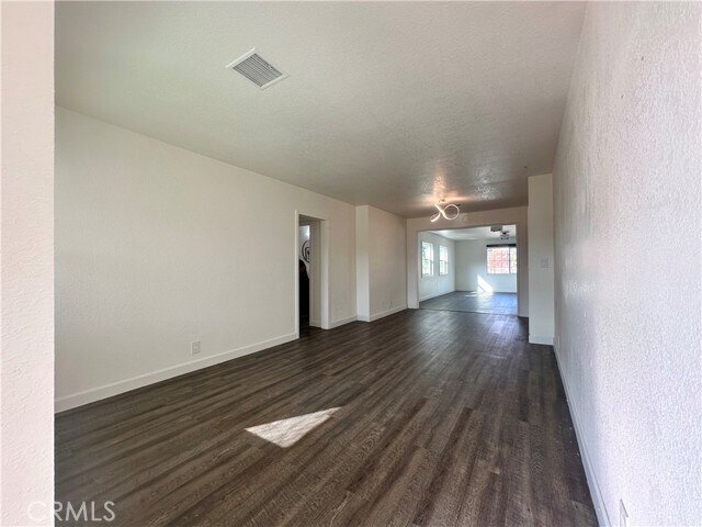 Foto del edificio - 2137 W Hill Ave