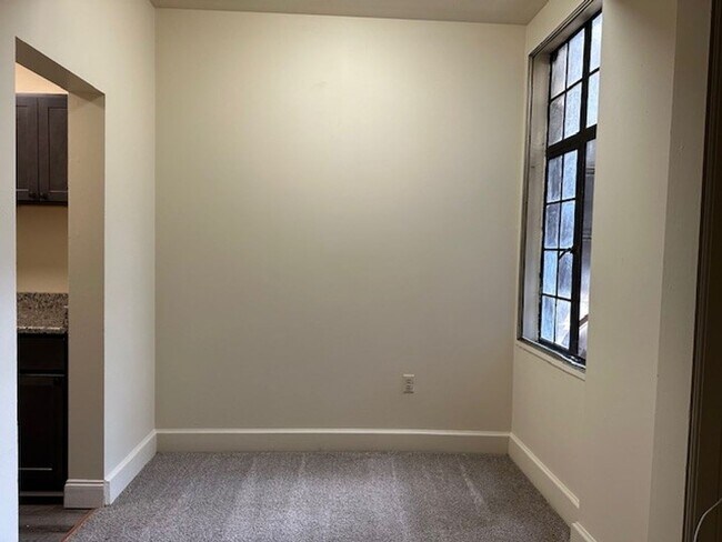 Foto del edificio - 213 N 2nd St