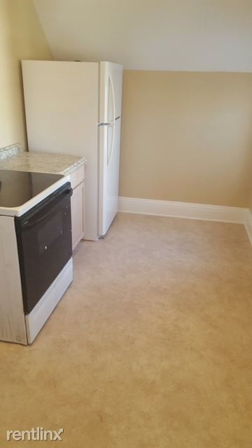 Primary Photo - 1 br, 1 bath Apartment - 125 N Mason St # 2