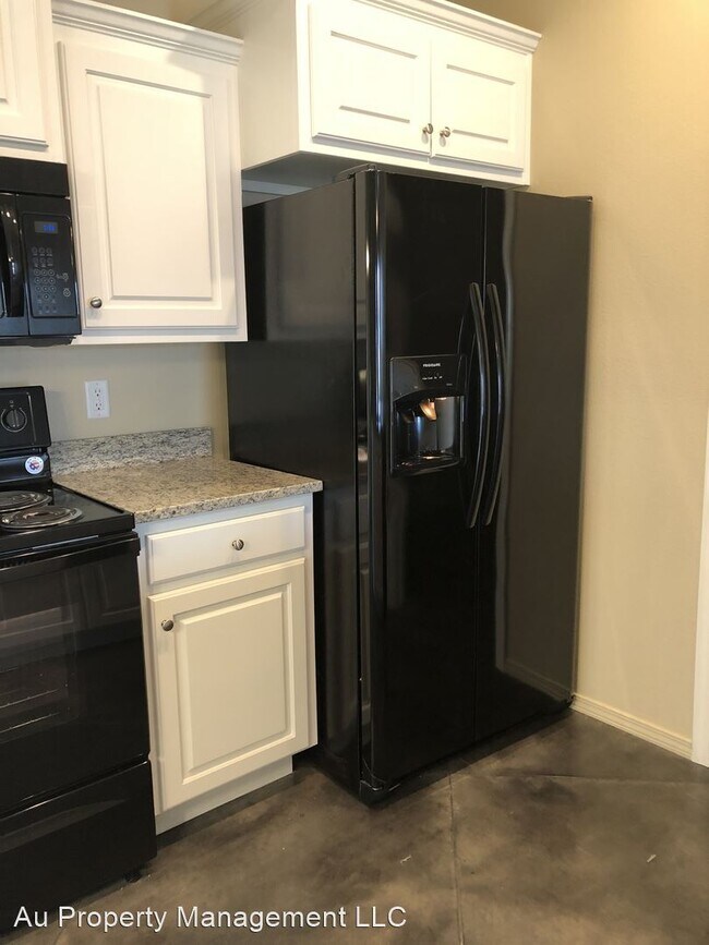 Foto del edificio - 3 br, 2 bath House - 702 LOCHRIDGE ST.