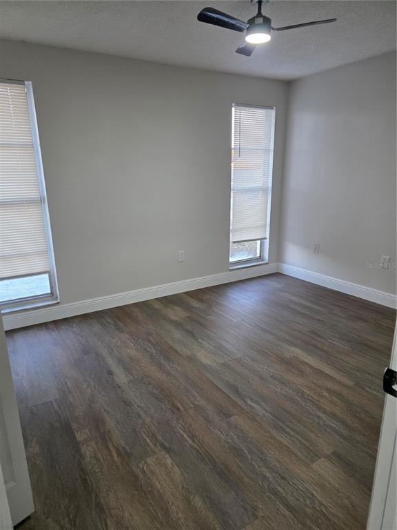 Foto del edificio - 7502 Jenner Ave