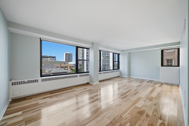Foto del edificio - 1540 N State Pkwy