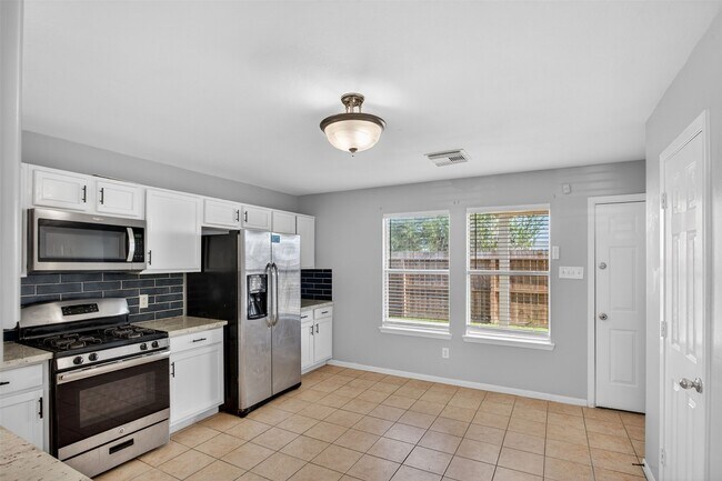 Foto del edificio - 6706 Portlick Dr