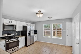 Building Photo - 6706 Portlick Dr