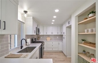 Building Photo - 115 Tiger Ln