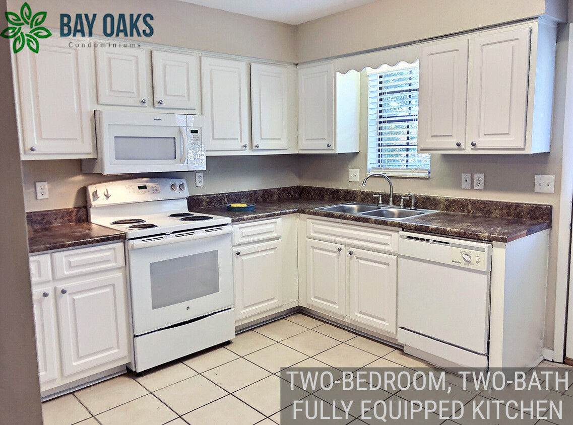 Primary Photo - Bay Oaks Condominiums