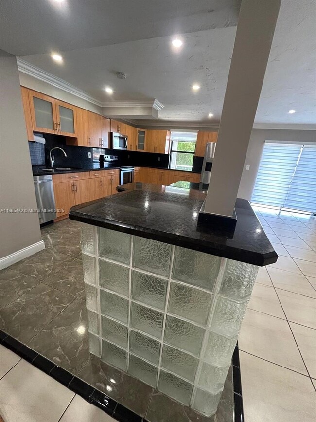 Foto del edificio - 8401 NW 8th St