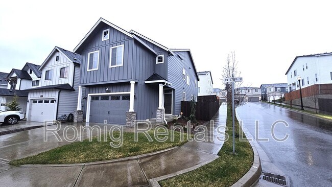 Foto del edificio - 906 NW 178th St
