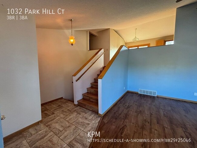 Building Photo - 3 BED | 2.5 BATH | DOUBLE GARAGE | TRI-LEV...