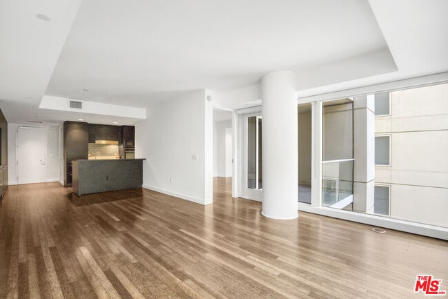 Building Photo - 6250 Hollywood Blvd