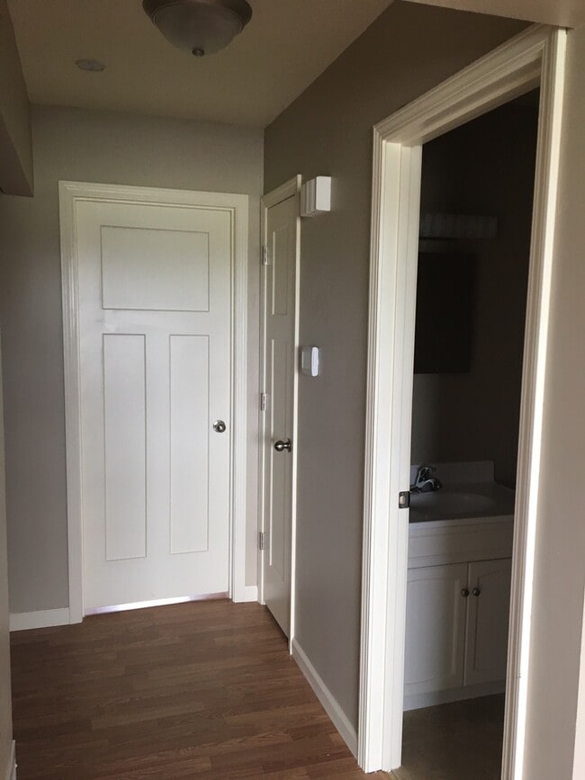 Building Photo - 2500 N Cole St