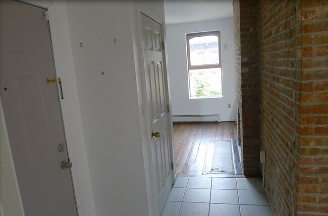 Building Photo - 611 Jersey Ave