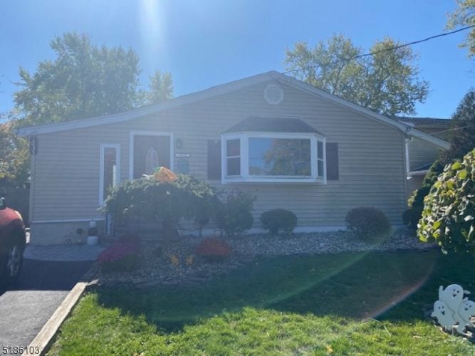 1033 Helene Pl, Raritan, NJ 08869 House for Rent in Raritan, NJ