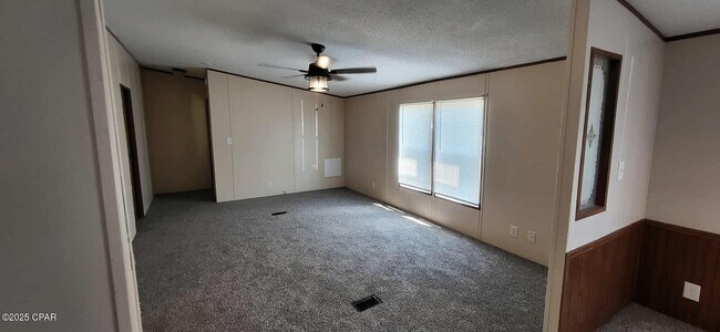 Foto del edificio - 3024 E 13th Ct